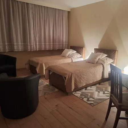 Gvadányi Rezidencia Appartamento